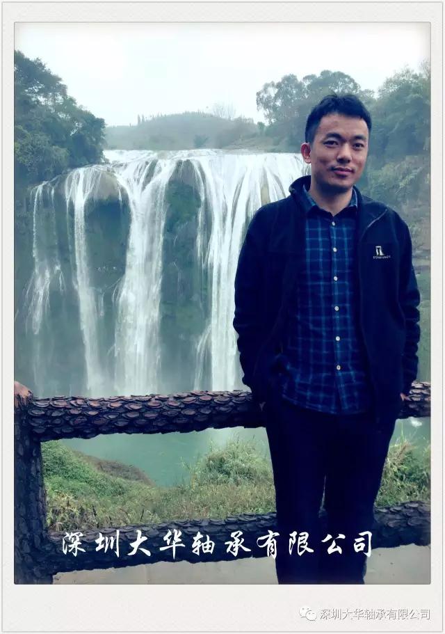 來一張浦經(jīng)理的特寫，有沒有長得很像李彥宏？